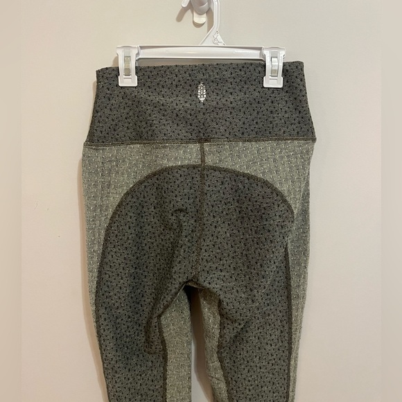 FREE PEOPLE Movement - Green Blocked Pattern Leggings - Picture 2 of 2